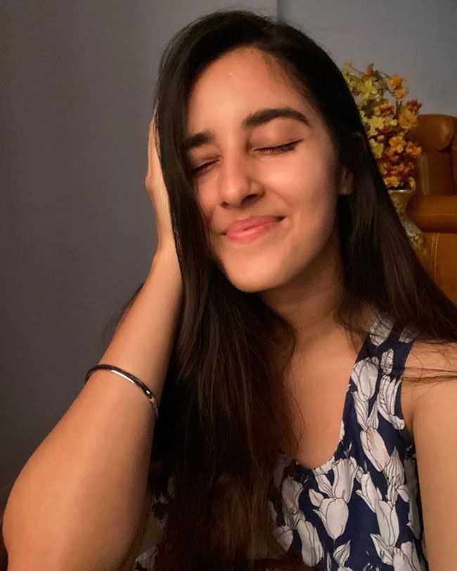 Simrat Kaur Instagram Images